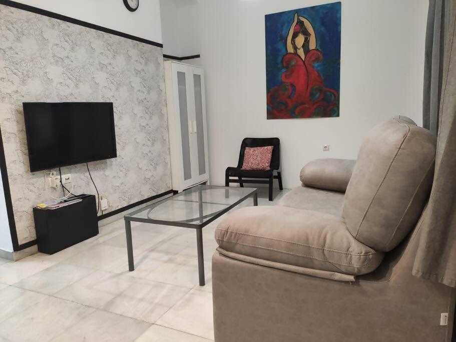 C Palacio Parking Segun Disponibilidad Sewilla Zewnętrze zdjęcie