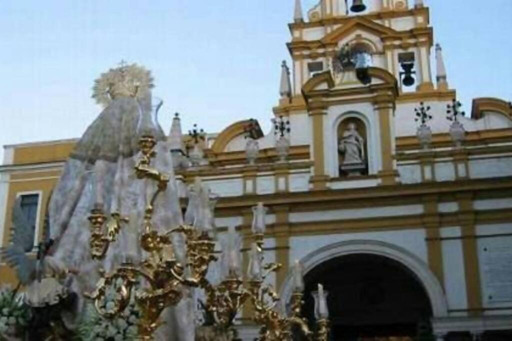 C Palacio Parking Segun Disponibilidad Sewilla Zewnętrze zdjęcie